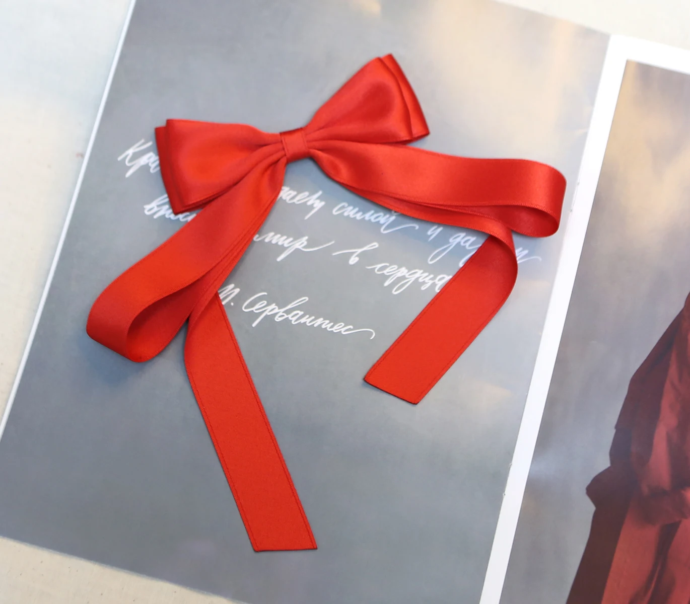 Vivian, ленточный штифт, Сделано в Корее, это ленточный штифт с ремешком, который добавляет романтическое прикосновение, оптовый заказ доступен