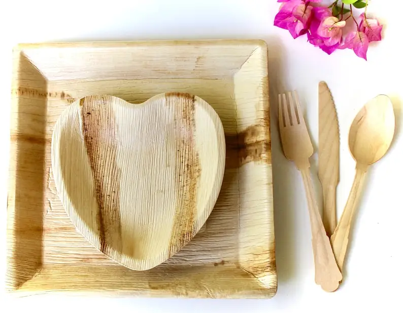 Eco Friendly Biodegradable Palm Leaf Tray Palm Leaf Wooden Plates Custom Shape Areca Palm Leaf Plates Disposable Sets Wholesale