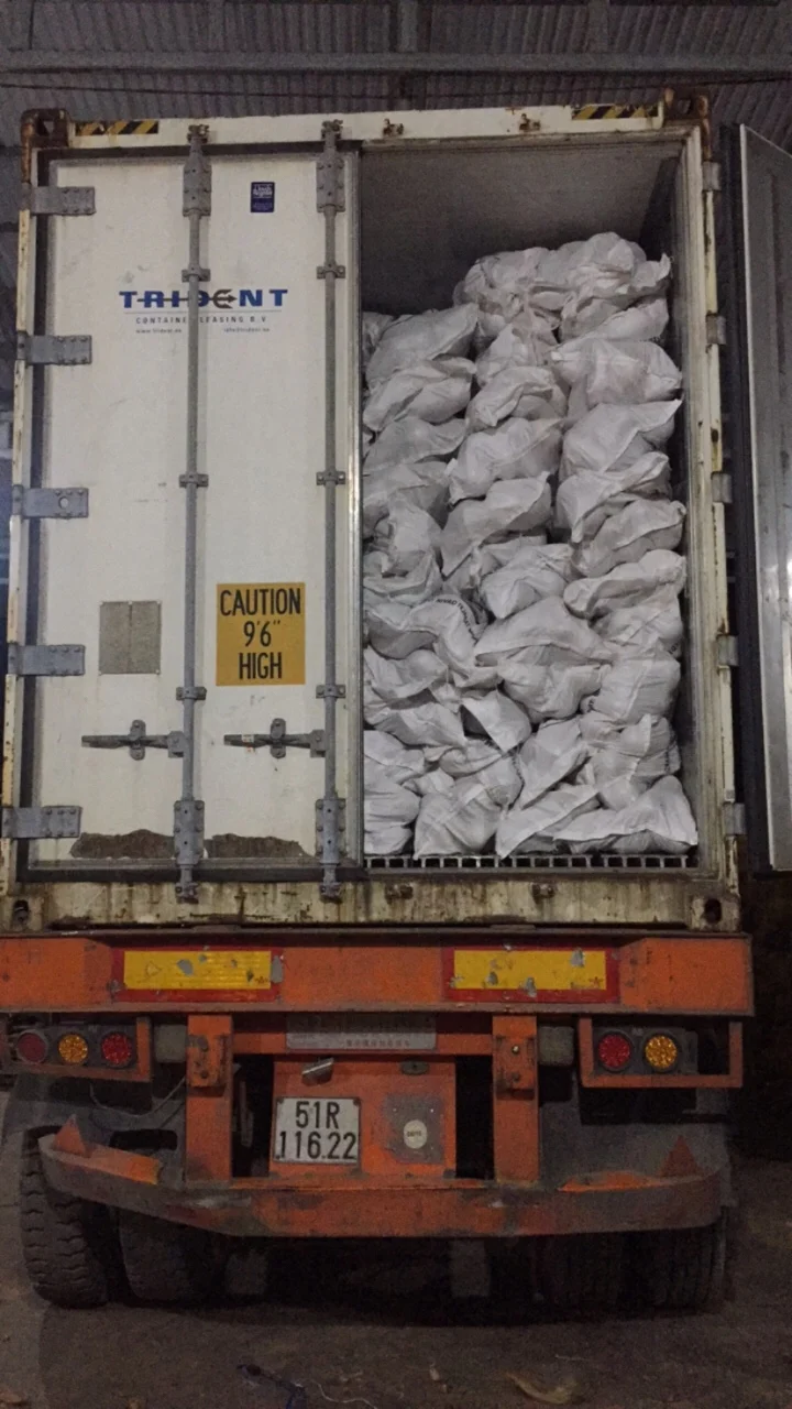 Экспортер тропических фруктов/органический полуочищенный зрелый кокос/свежий коричневый кокос из Вьетнама (Whatsapp 84 366 808 683)