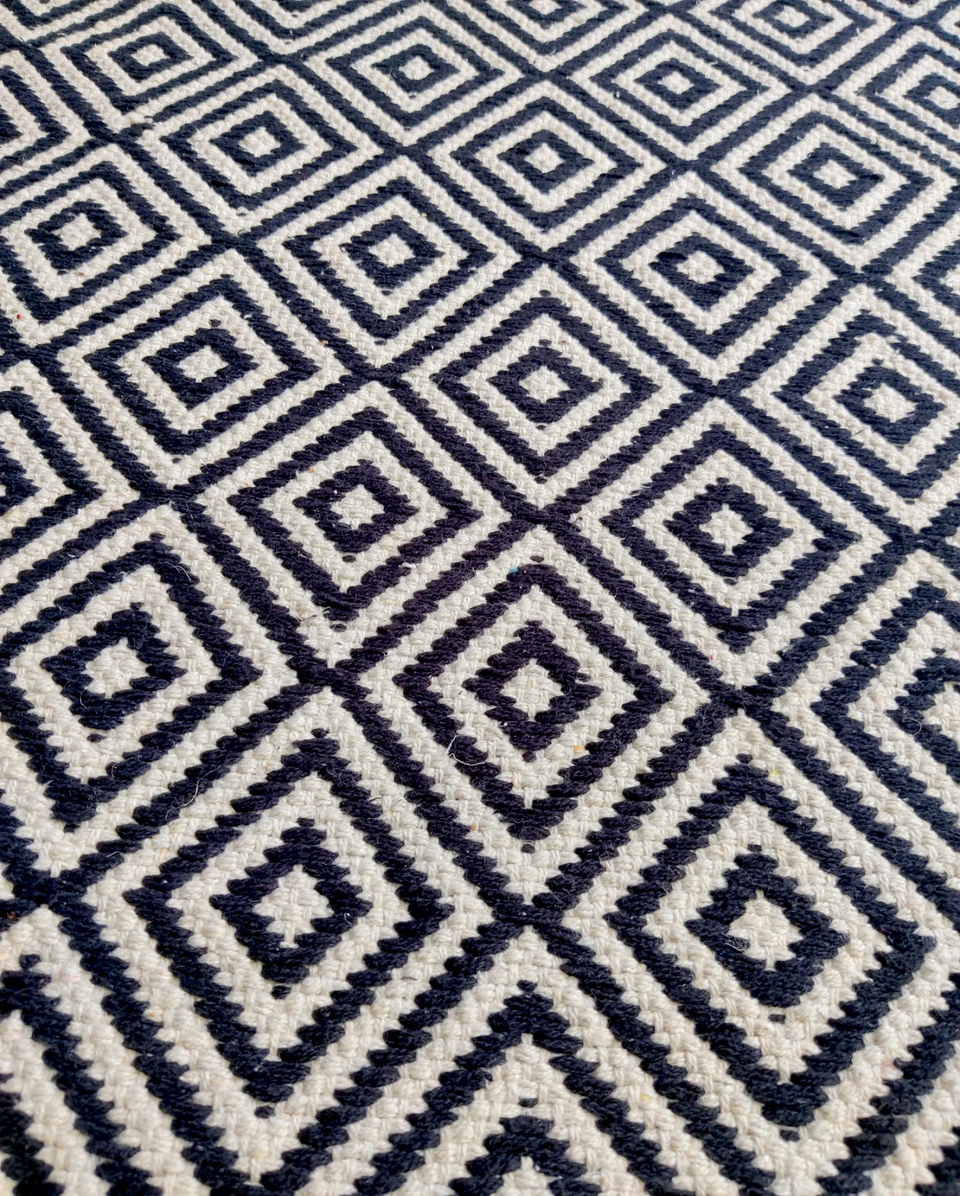 Hand woven 100% cotton boho reversible rugs and carpets for living room home entry rugs and kitchen mats wall to wall rugs