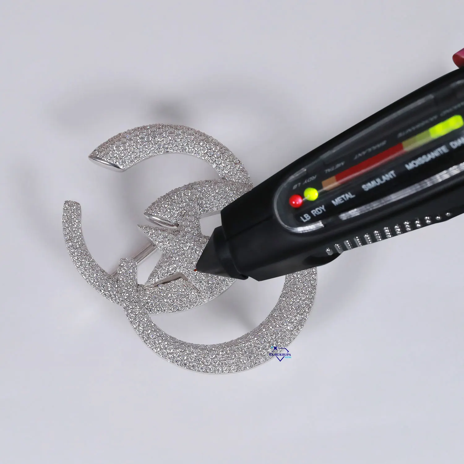 2024 latest mens fashion trending 14kt white gold belt buckle with enhanced vvs clarity moissanite diamond vintage design buckle