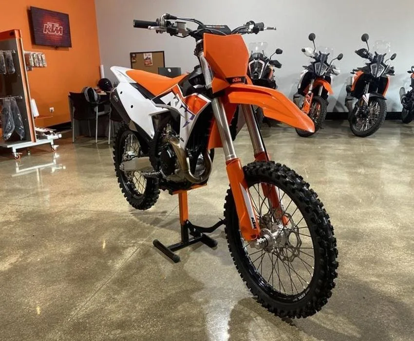 Ready To Ship high Demanding 2023 KTM 450 SX-F Available at a good price