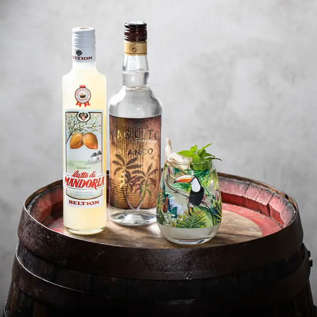 Premium Italian almond milk syrup 500 ml VEGANOK certified to be diluted for drinks for cocktails or for topping