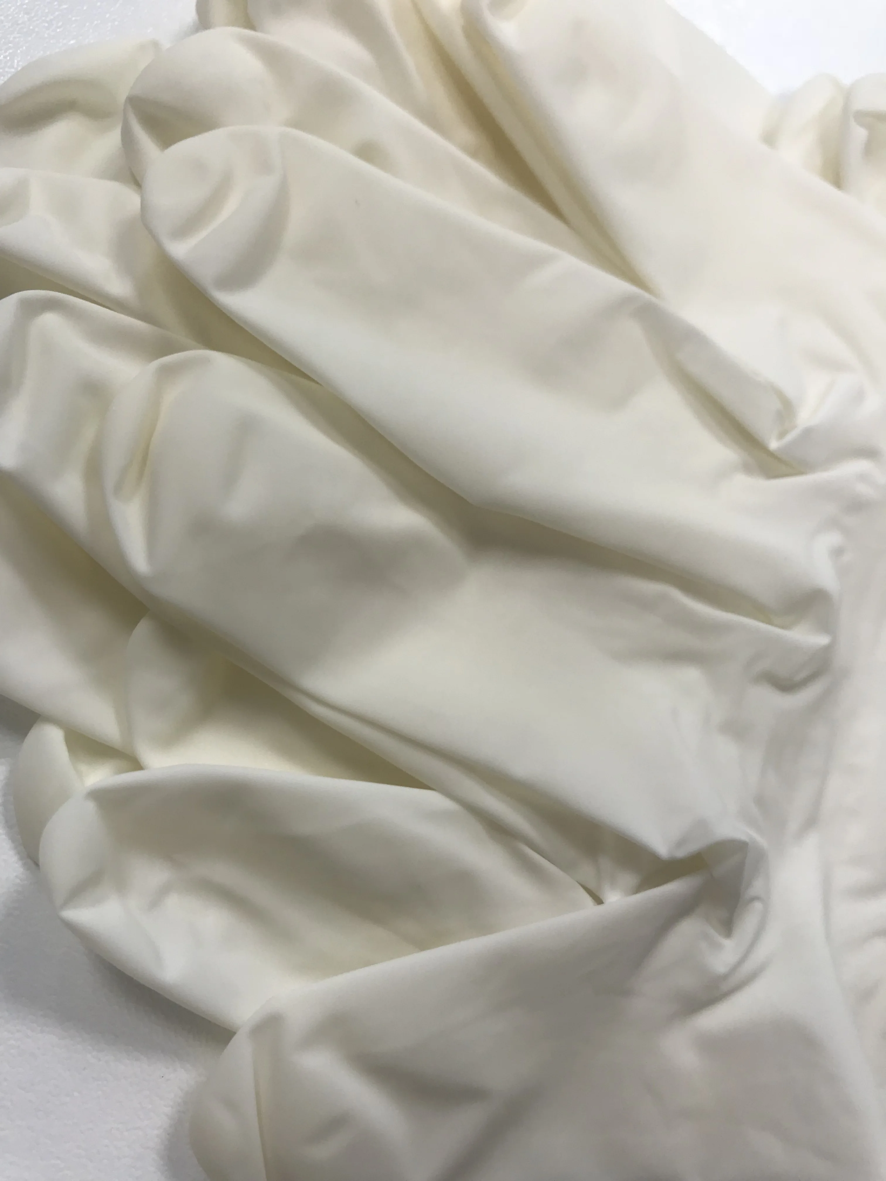 Fast Delivery Hot Non Sterile Milky White Color Industrial Usage Powdered Hand Protection Latex OEM Malaysia Manufacturing
