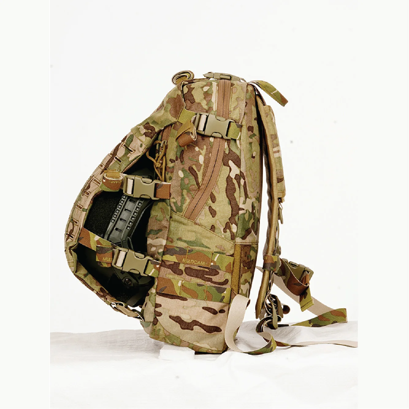 Heavy-Duty Tactical Rush Backpack IT Camo with Helmet Provision Rugged Outdoor Gear Storage Field Operations Oxford Nylon Lining