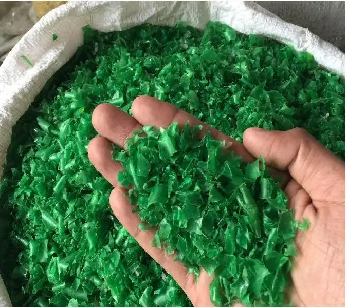 Pet Flakes : 100% Clear Recycled Plastic Scraps/Cold And Hot Washed PET Bottle Flakes