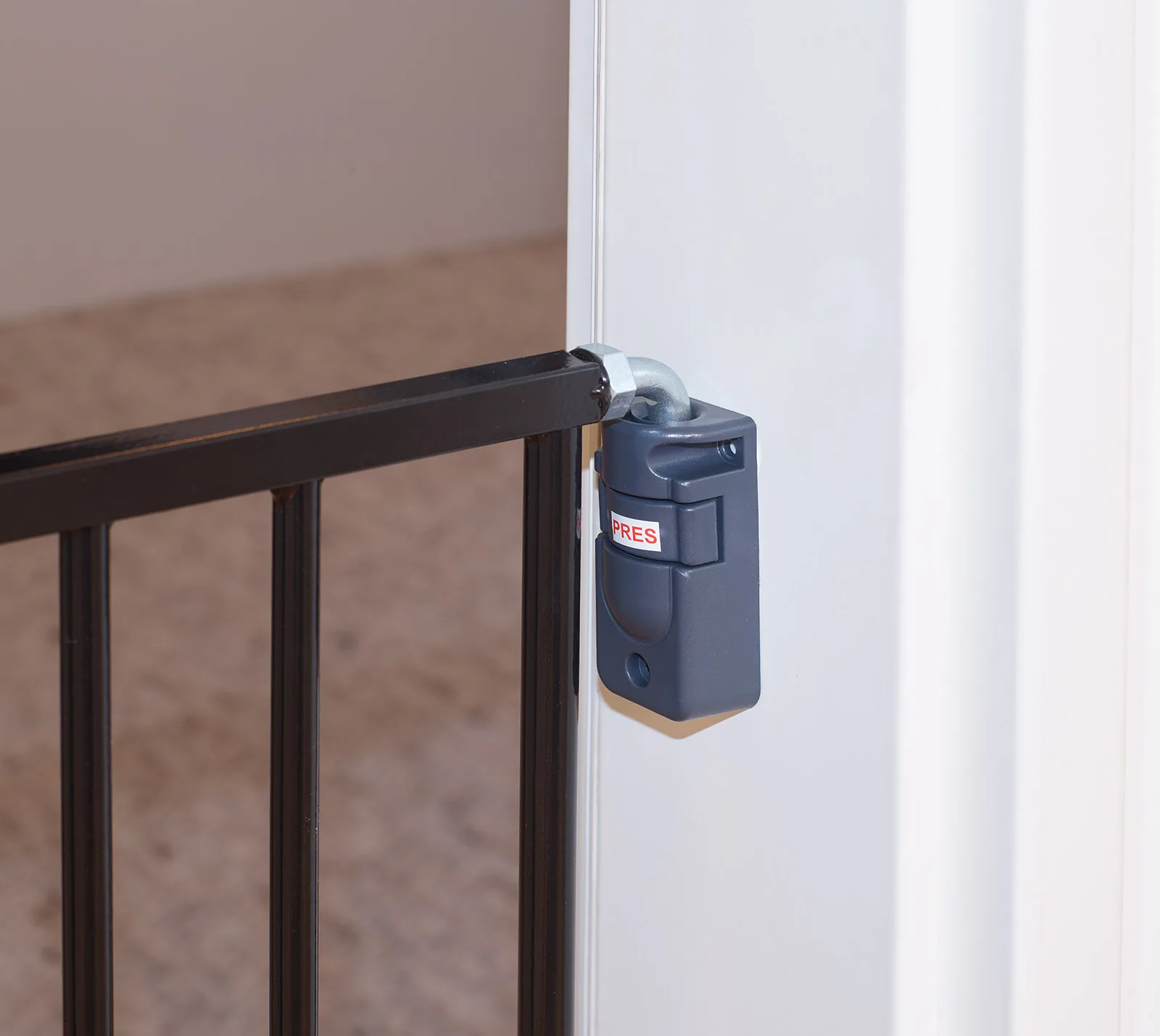 High Quality Retractable Iron Baby Safety Gates New Model Metal Security Fence for Stairs Wholesale Kid Protection Made Turkey