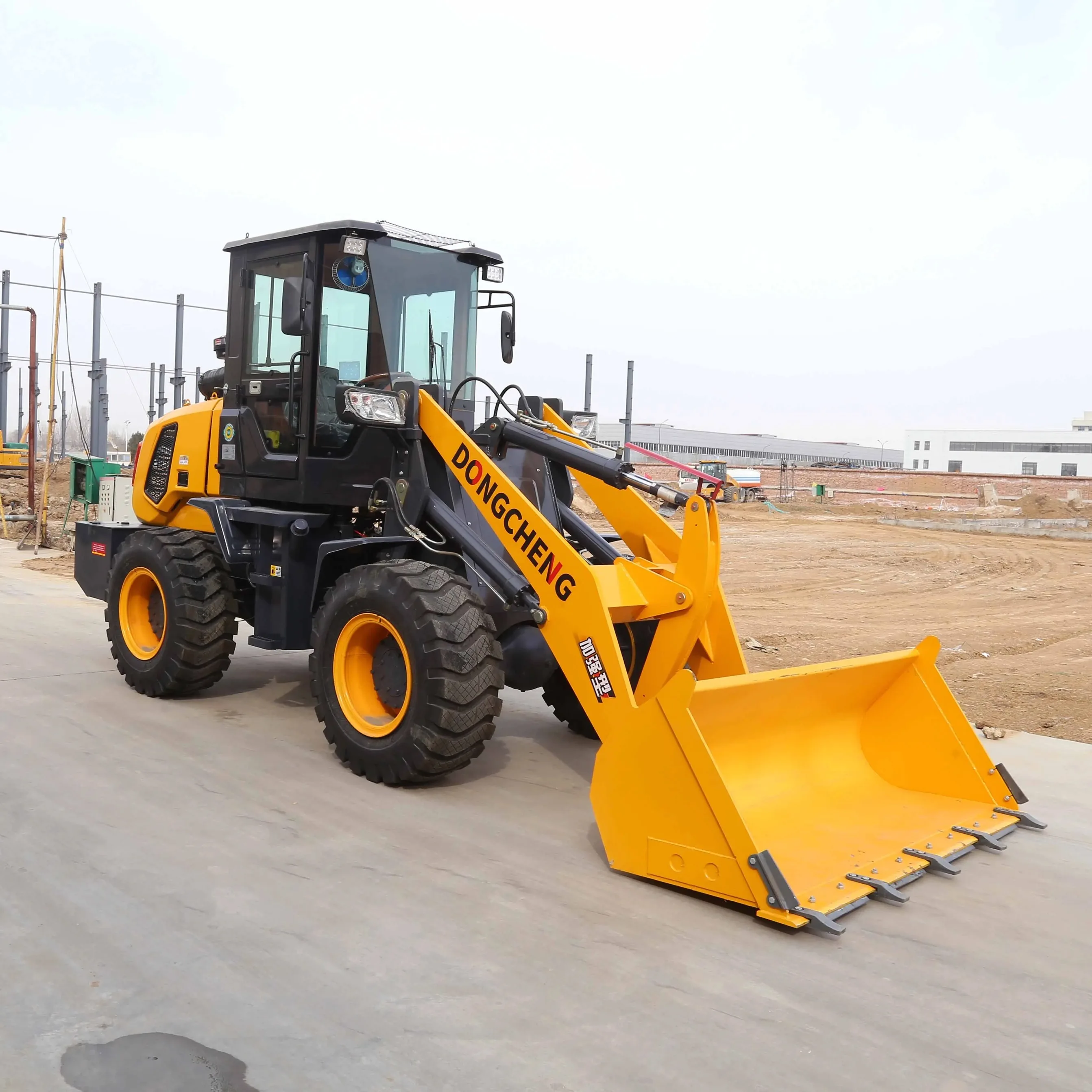 Погрузчики CATERPILLAR 4x4