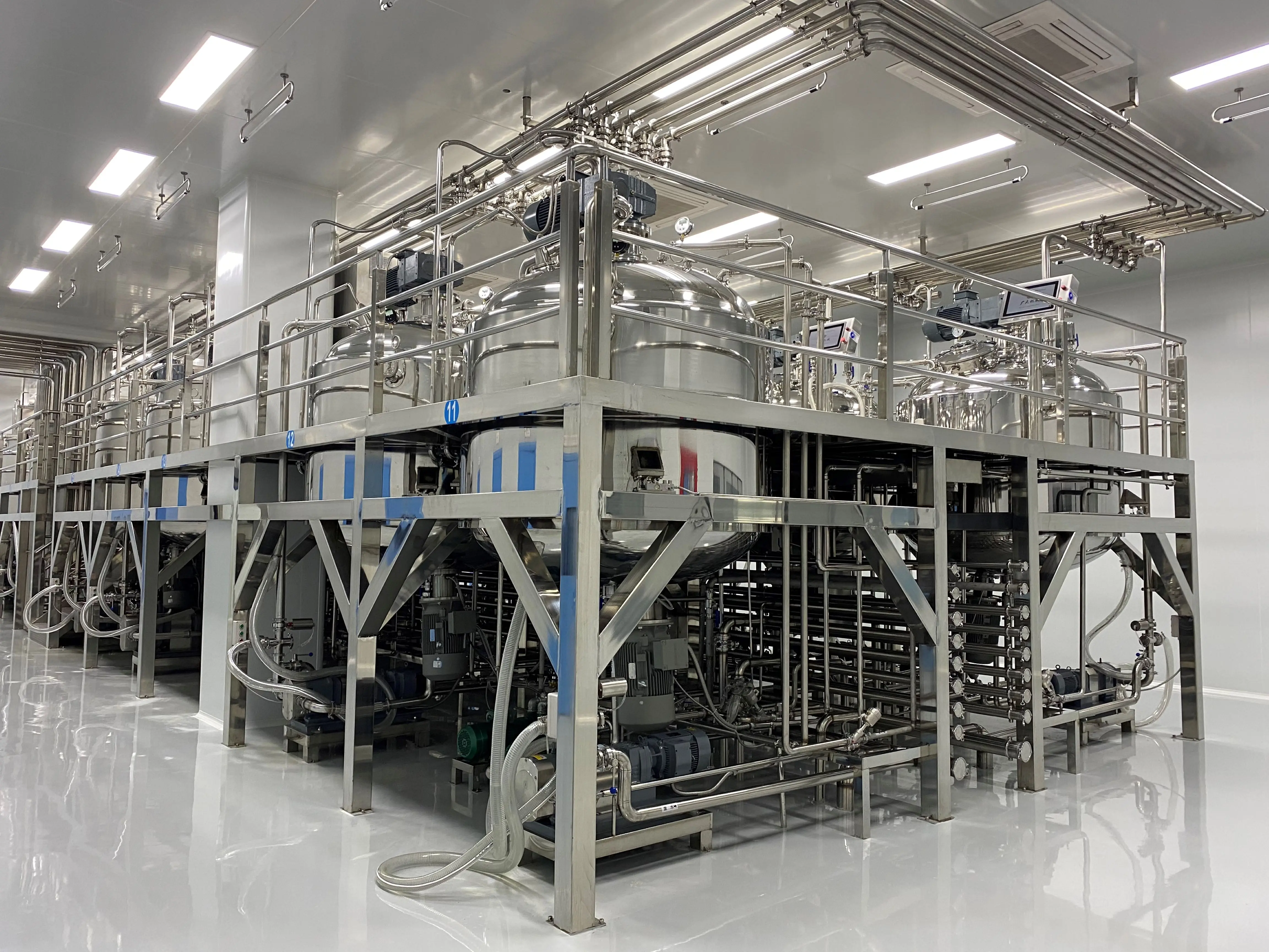 Portable High Shear Vacuum Emulsifier Mixer Ideal for Cosmetic and Liquid Soap Production.