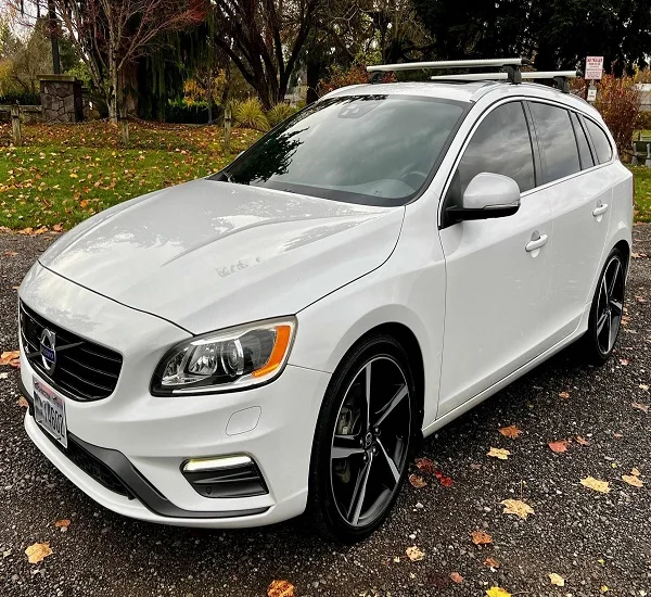 Аккуратно 2016 Vol-vo V60 T6 R-дизайн платины