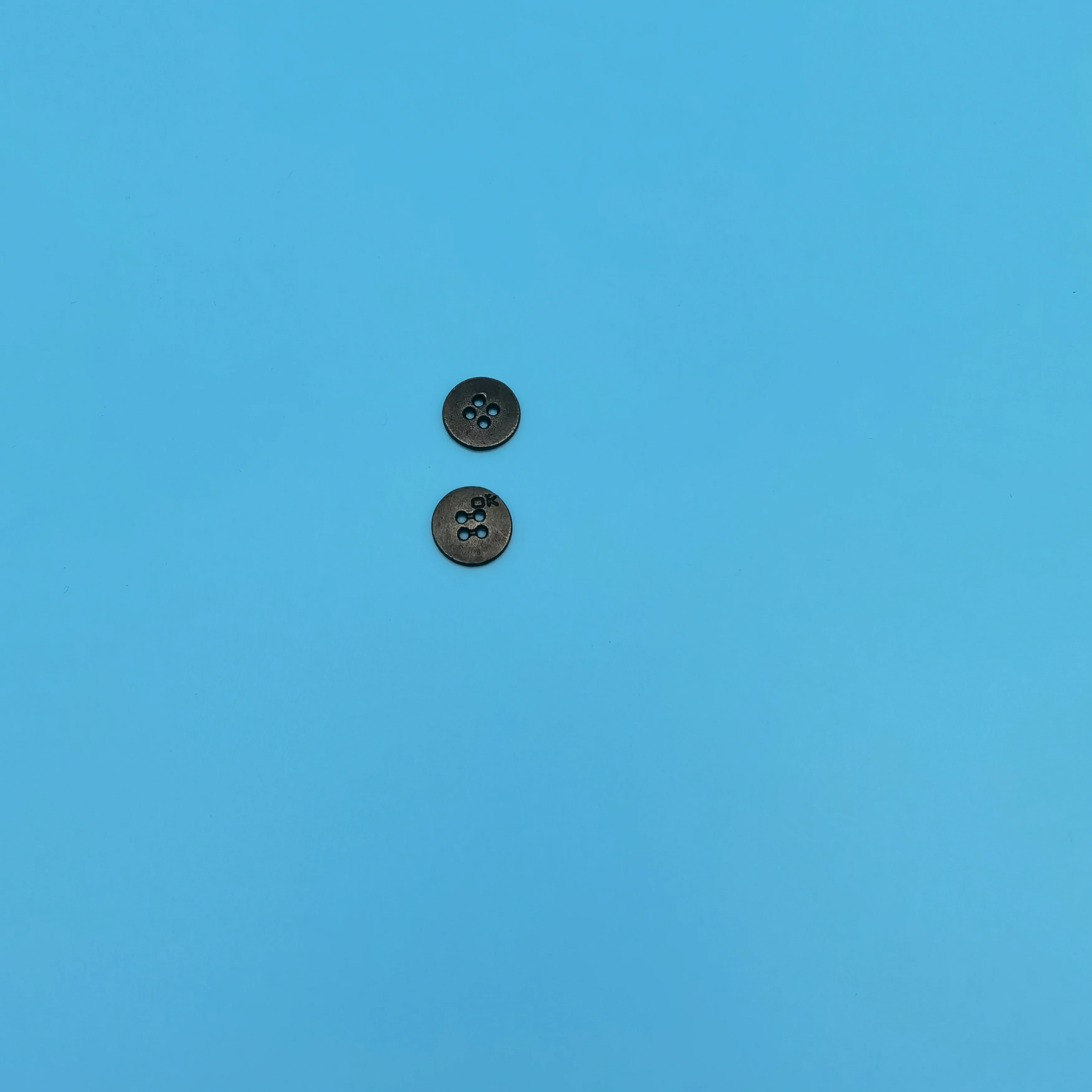 Кнопка из сплава