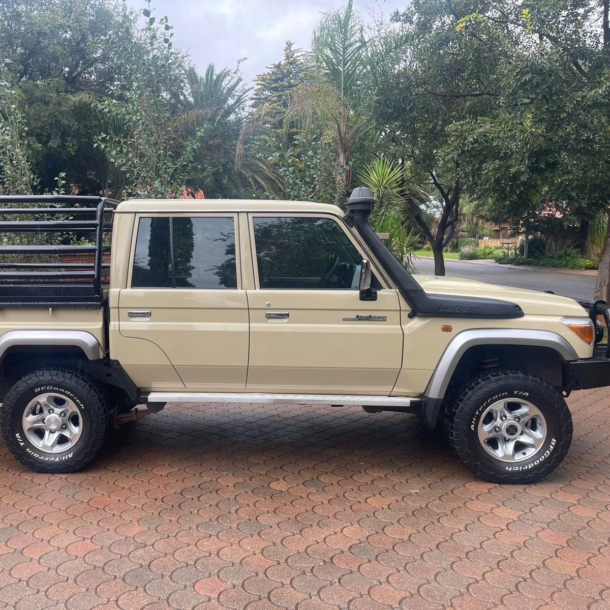 Neatly Used Toyotas Land Cruiser Double Cabin VDJ79 Pickup Diesel 4.5L