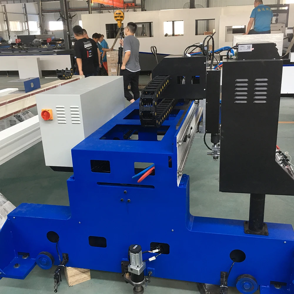 Gantry plasma cutting machine plasma and flame cutting servo 750W motor reducer 10 inch large screen control system