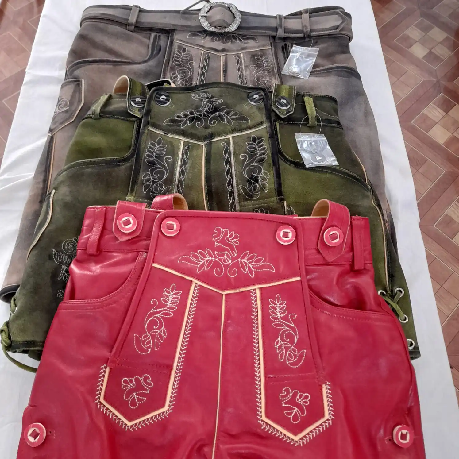 Bavarian Lederhosen Custom OEM Design Short Length Men Lederhosen In Cow-Hide Suede Leather Made Dark Brown Color Lederhosen