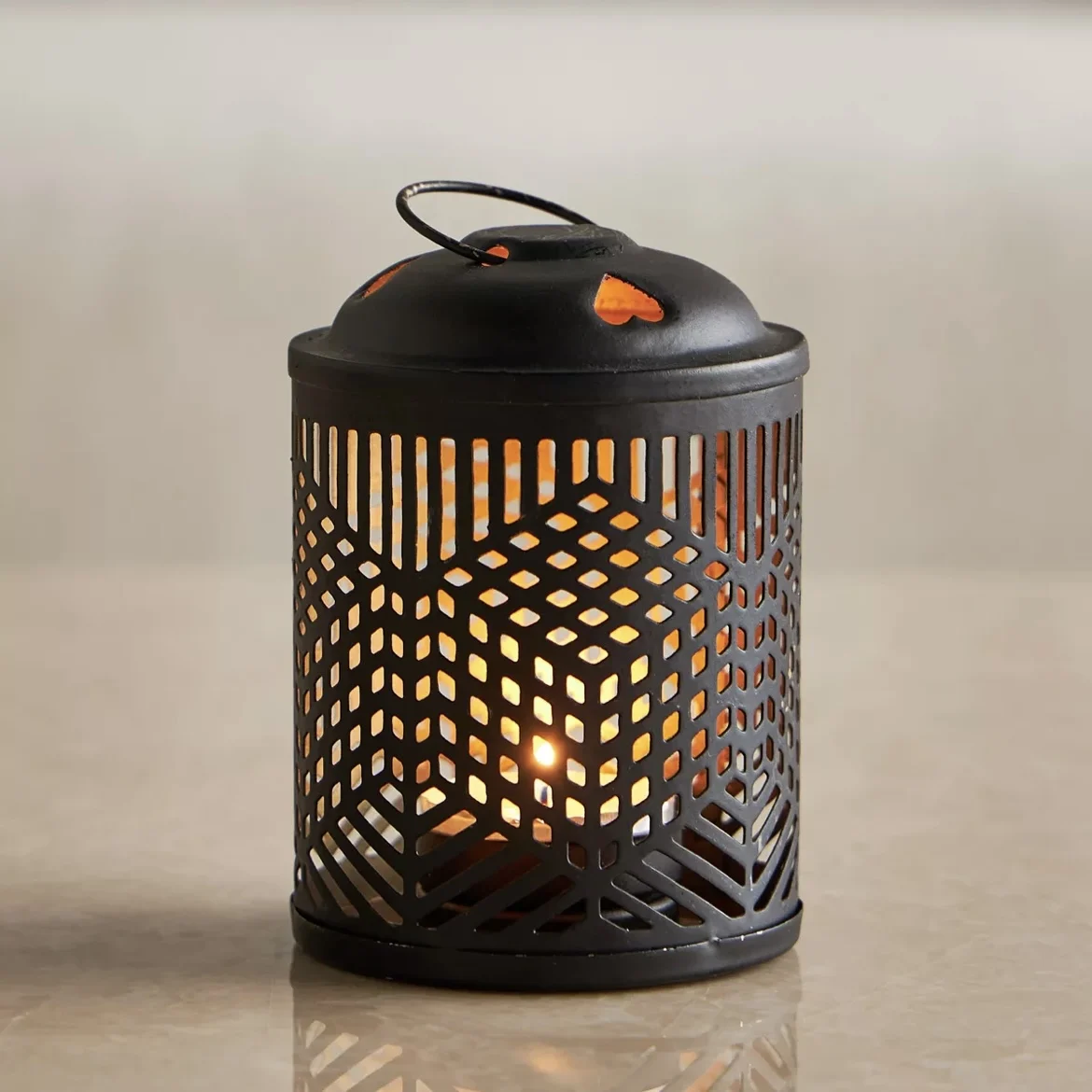2025 Ramadan Decorations Lights Customized Black Metal Candle Moroccan Lanterns Home Decorative Hanging and Floor Lanterns