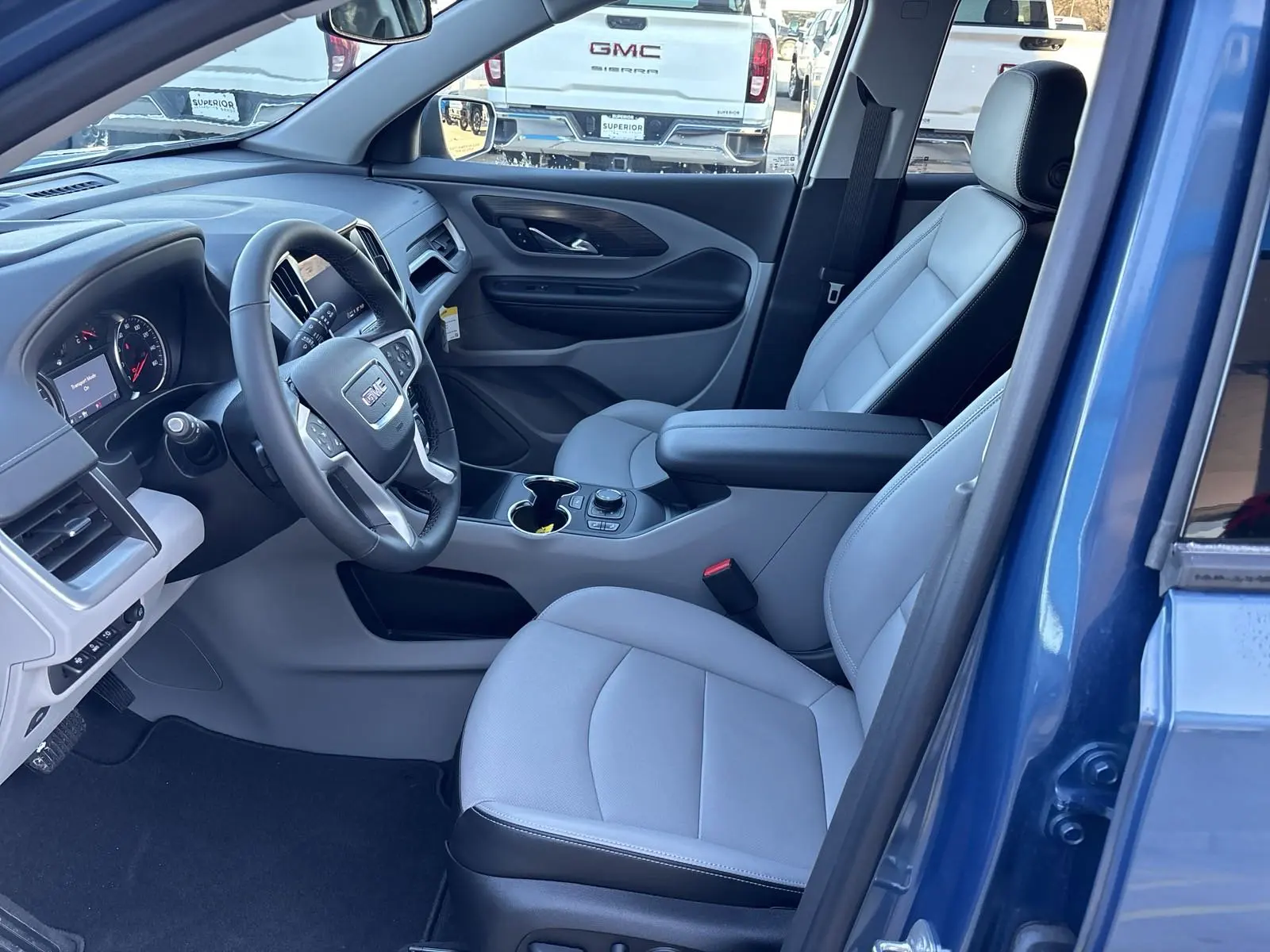 Используется 2024 GMC Rain SLT FWD Sport Utility