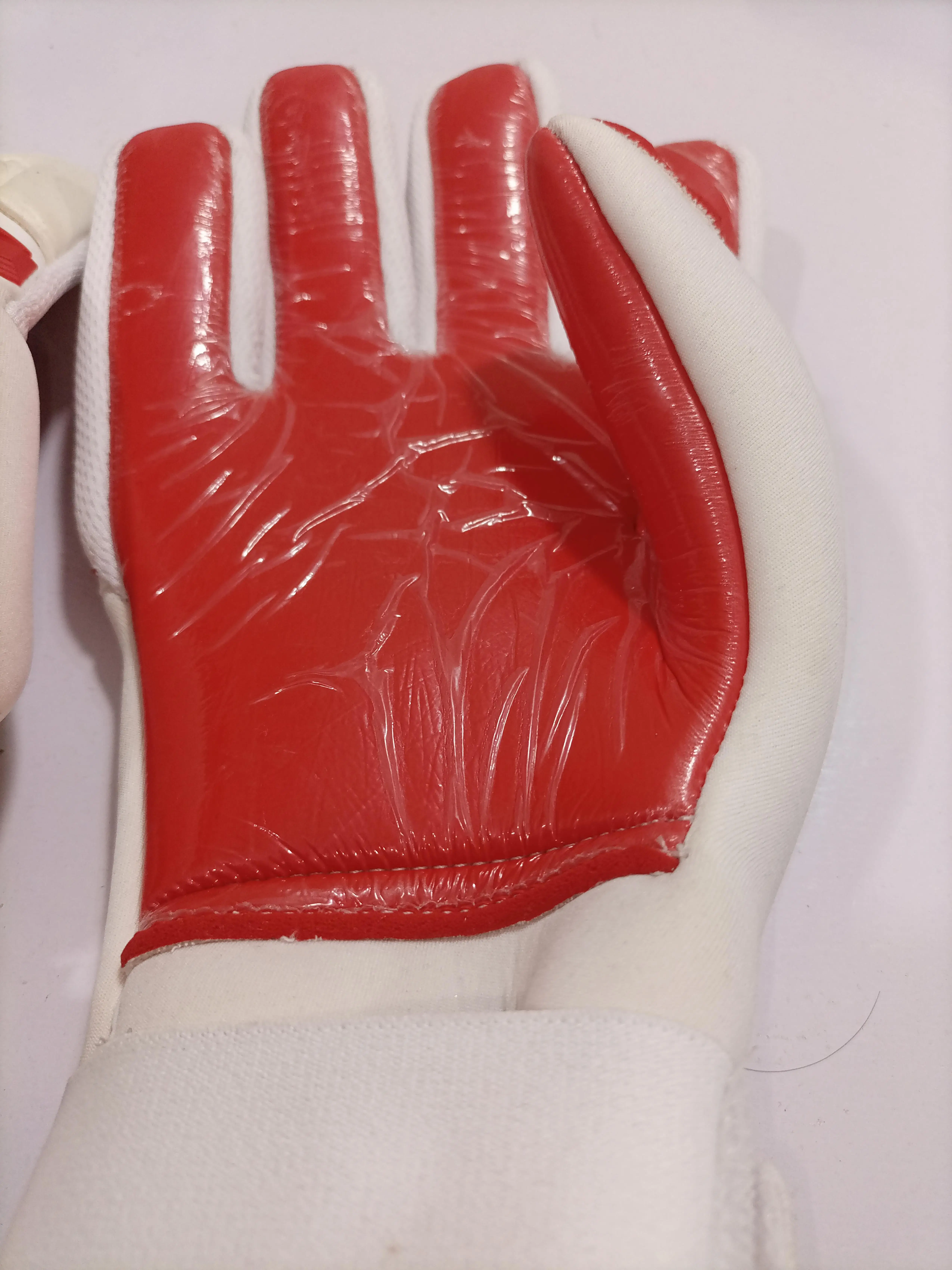 Professional Latex Material Kids Sports Futsal Goal Keeper Football Soccer Goalkeeper Gloves Protectors On fingers Mesh Panels