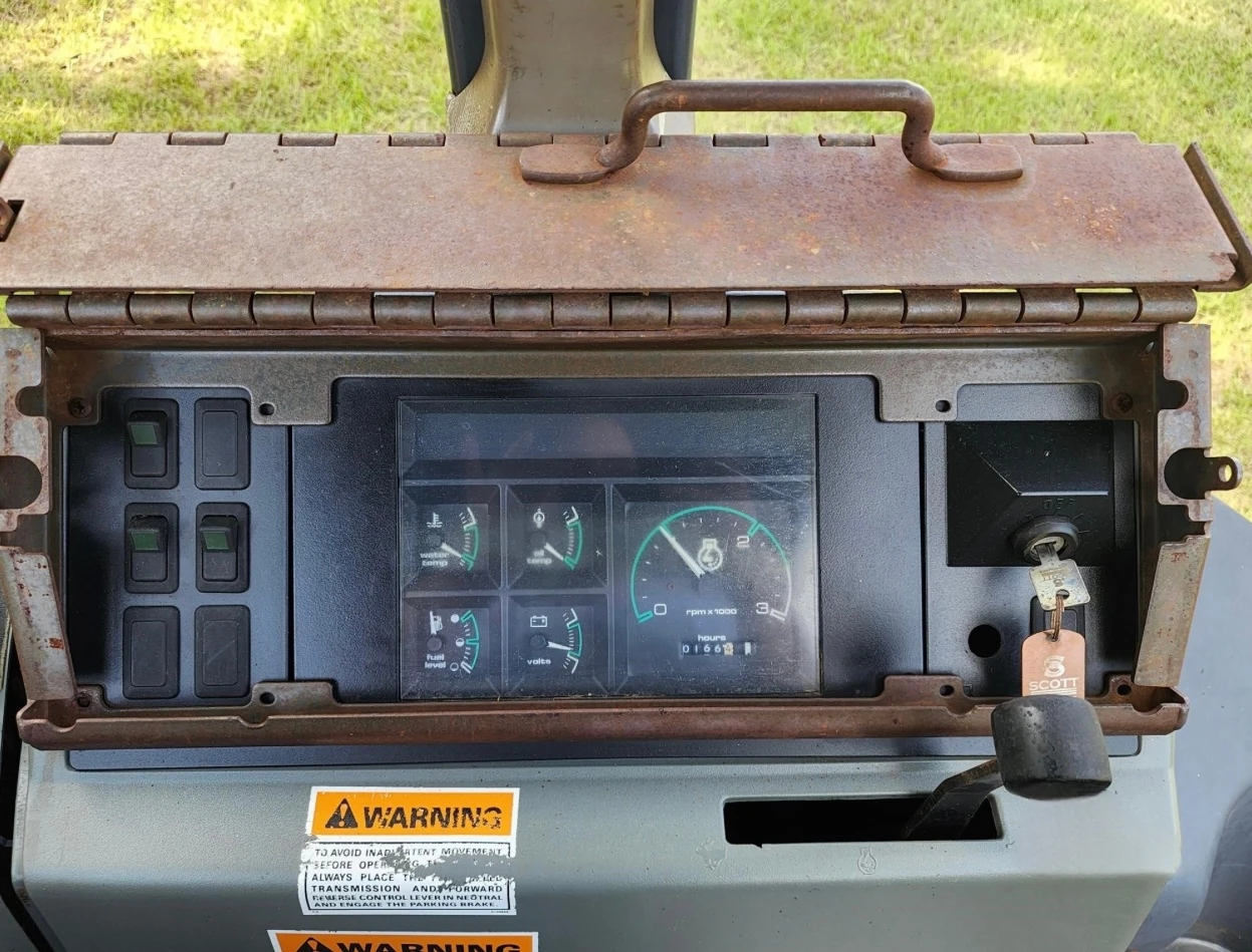 Second Hand 4X4 Case backhoe loader With Cab Pilot controls Auxiliary hydraulics Extended hoe for sale