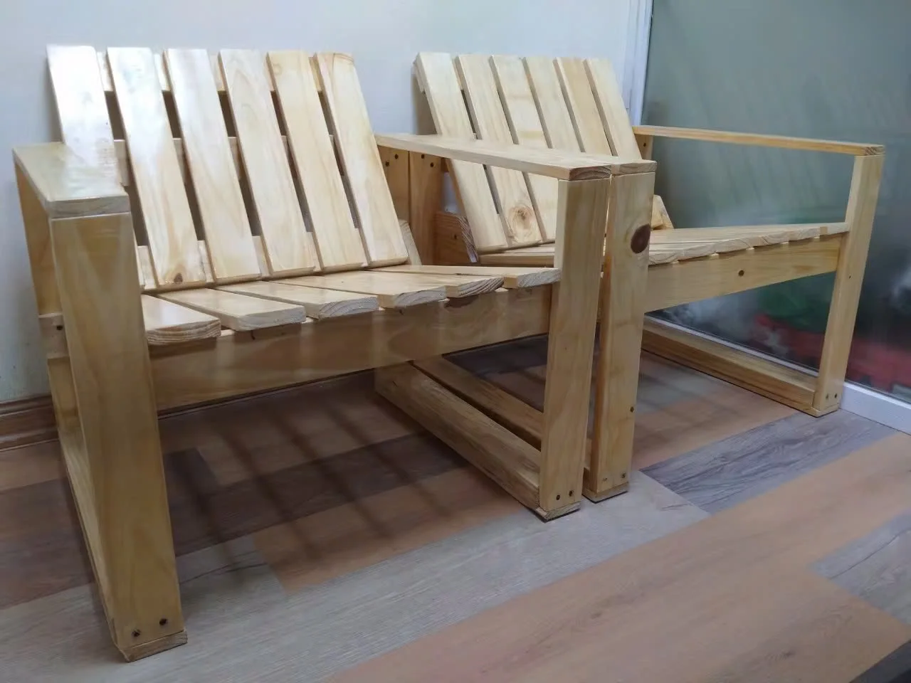Wholesale European Style High Quality Natural Wood Dining Chairs Sturdy Wooden Living Room and Garden Furniture