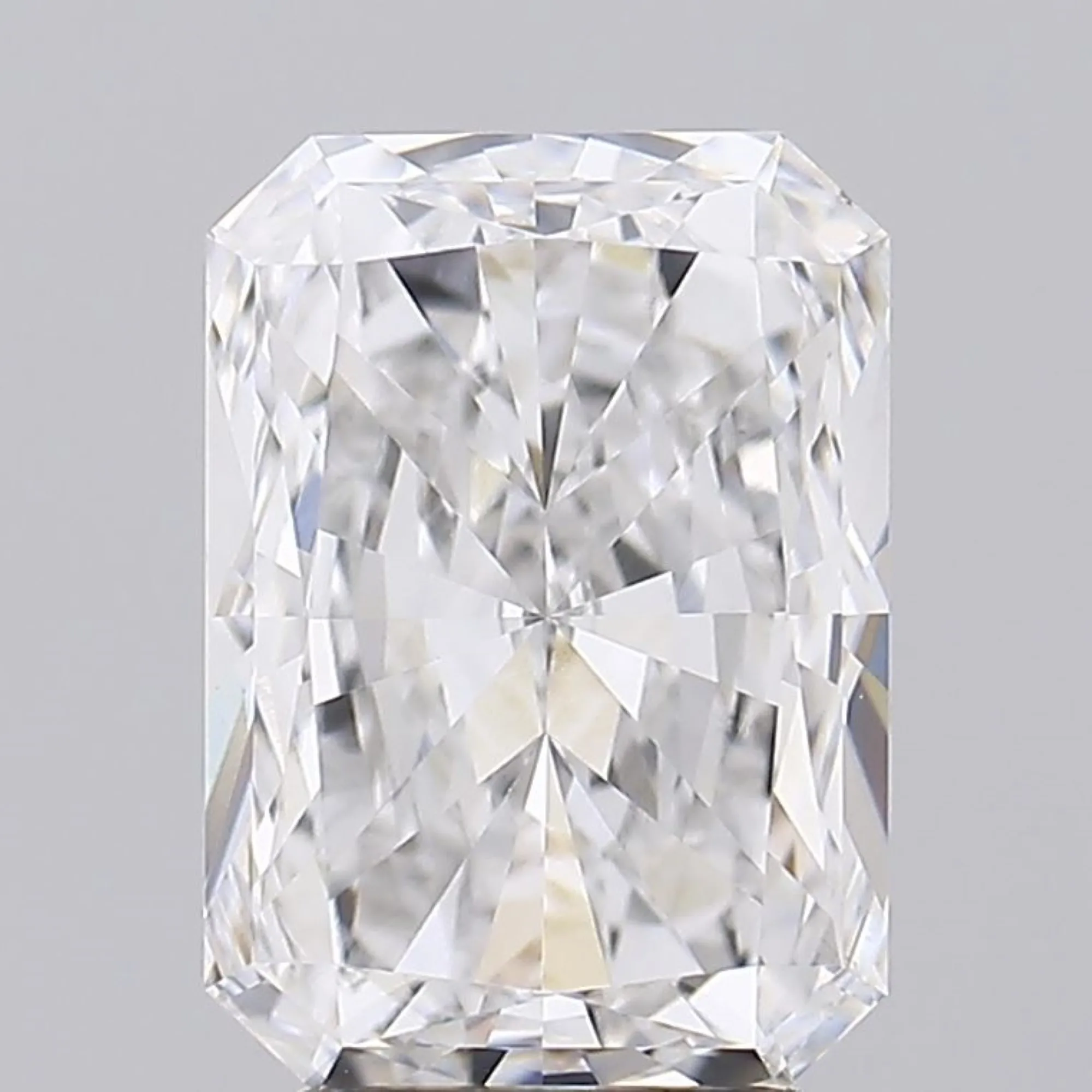 4.04ct Radiant Cut Lab-grown Diamond  IGI Certified  E Color  VS1 Clarity  Lab-Stone