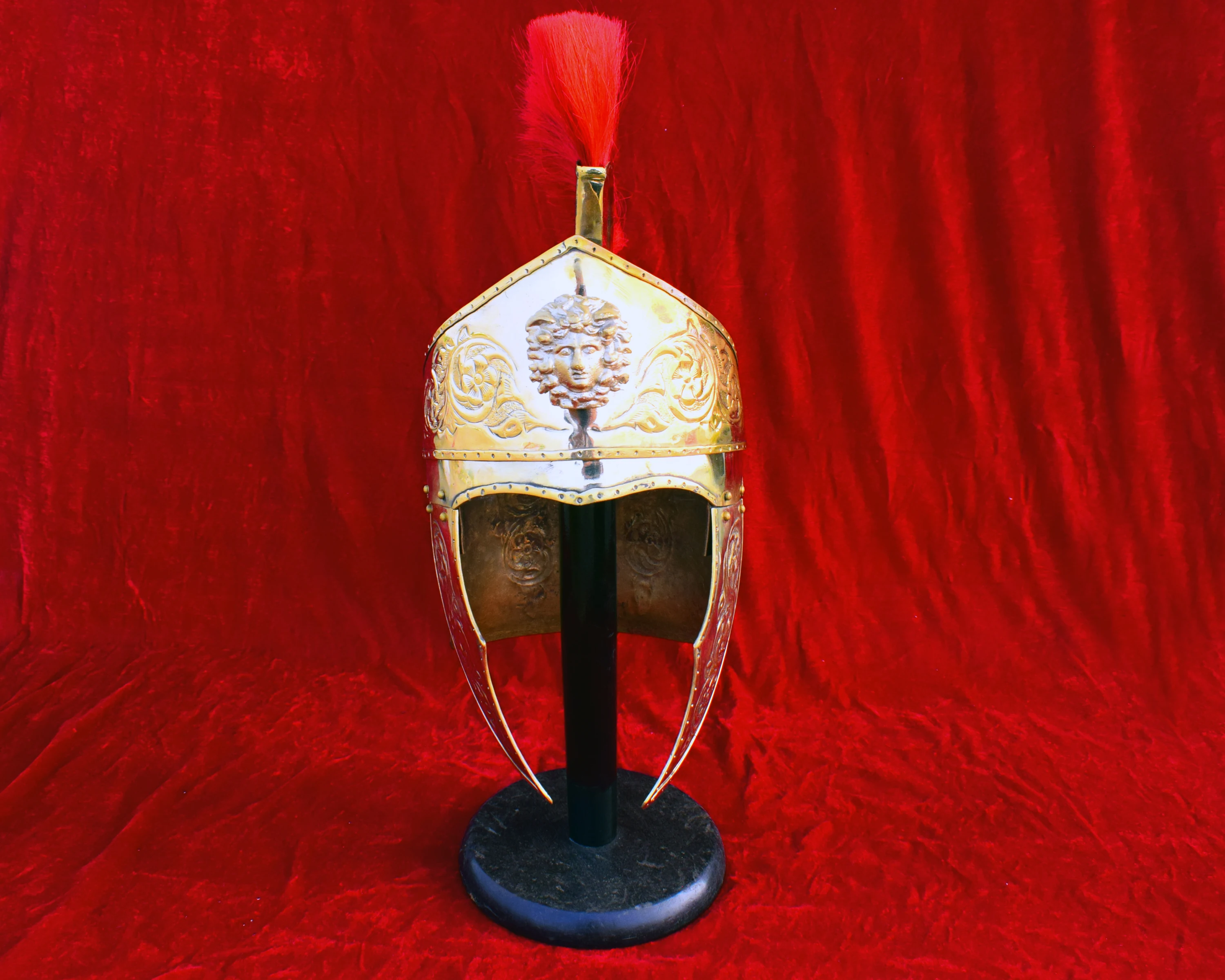 Authentic Roman Attic  Praetorian Helmet: Explore History with our Handcrafted Replica | Perfect for Reenactments and Collectors