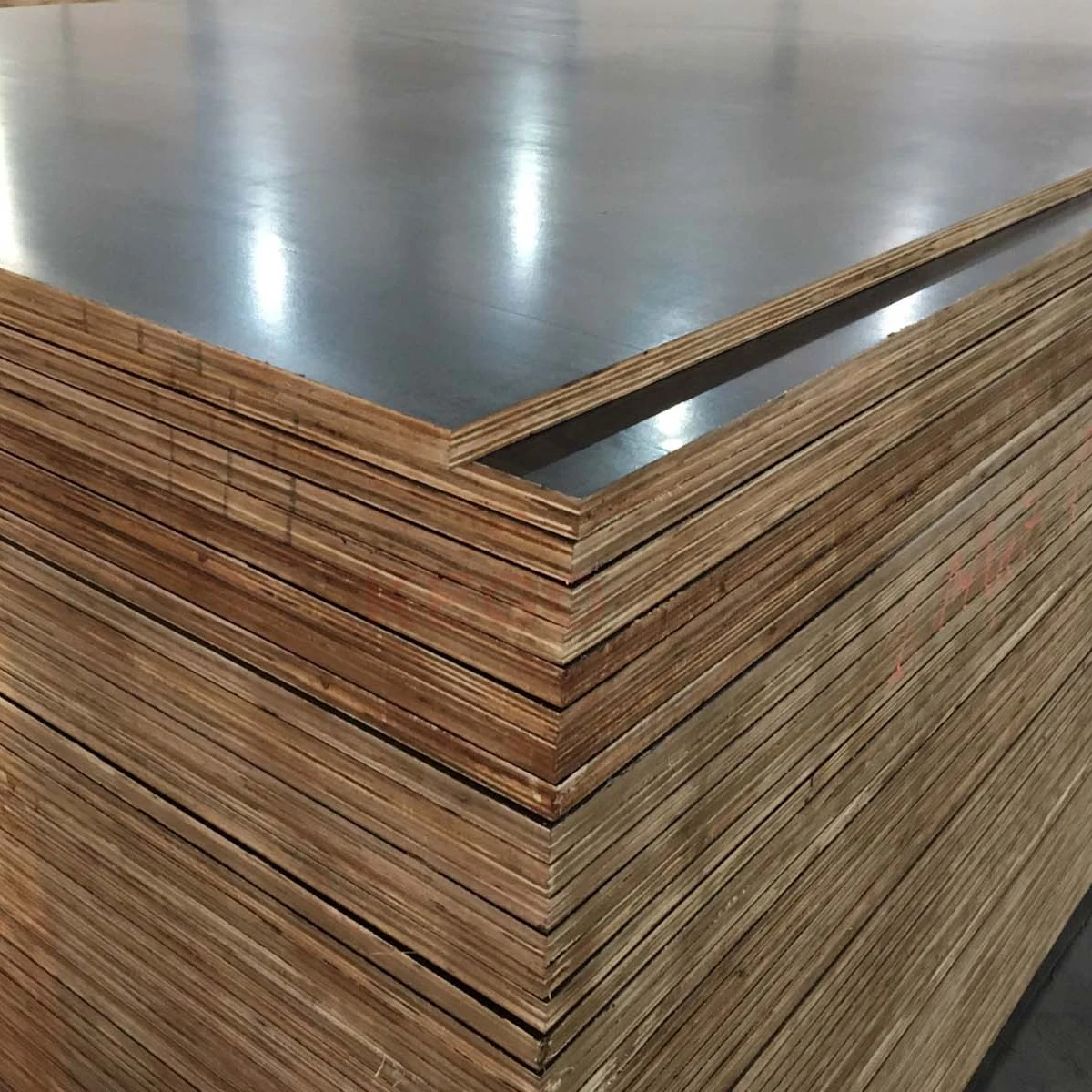 Certified plywood  Film Faced Plywood Made in Vietnam used in construction smooth surface no warping, no deformation,