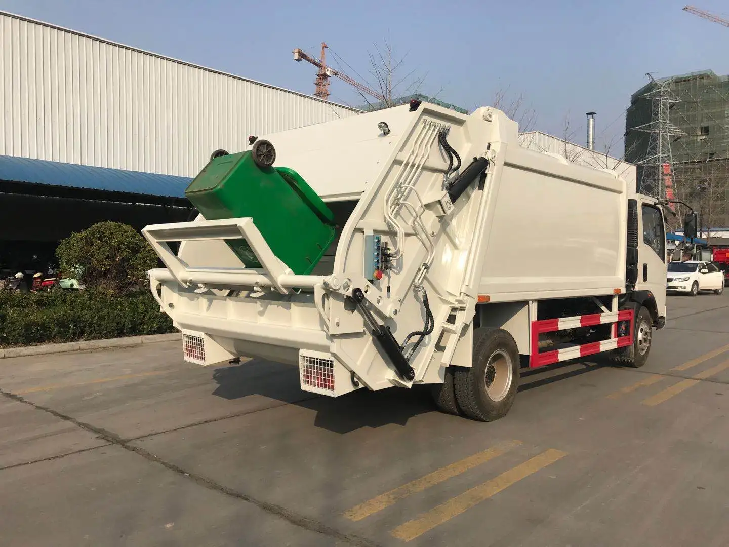 Good Quality Chinese Sinotruk  New Howo 4X2 Light Truck Garbage Truck for sale