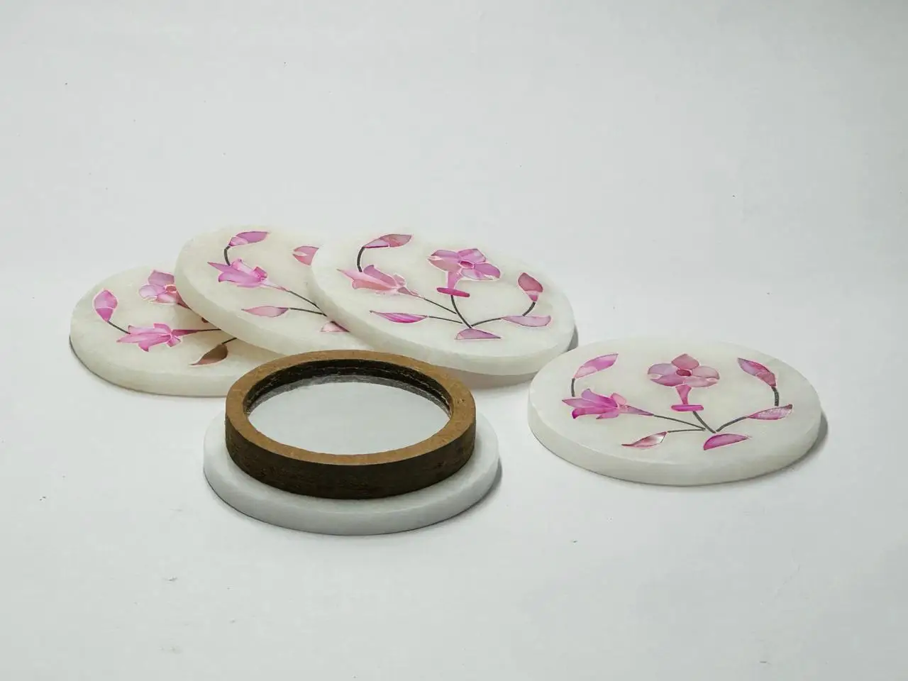 Luxurious Mother of Pearl Inlay Marble Mirror Flower Design Standard Quality with Polished Finishing for Gifts