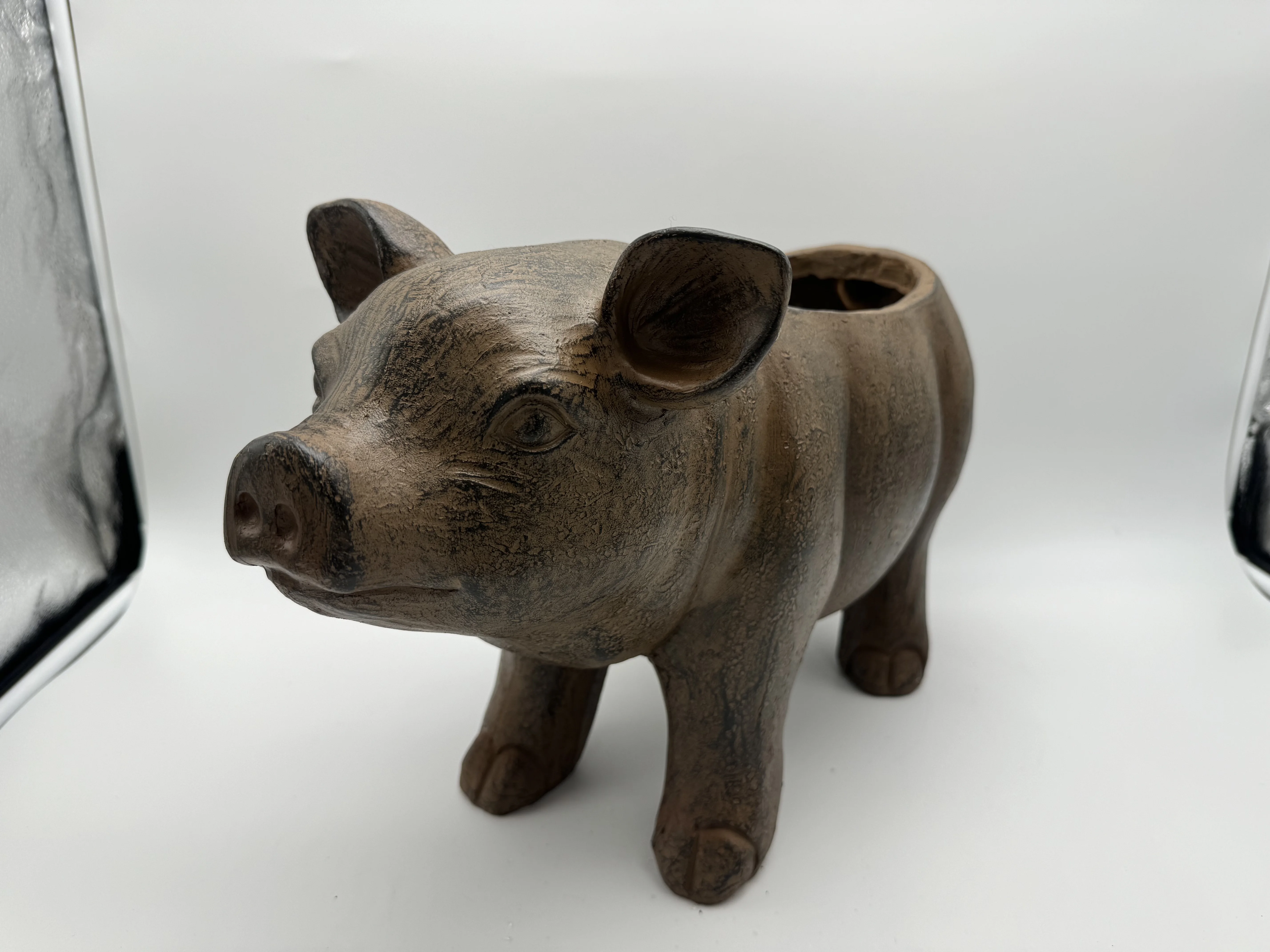 H28cm MGO Polystone Polyresin MGO Pig Planter Flower Pot