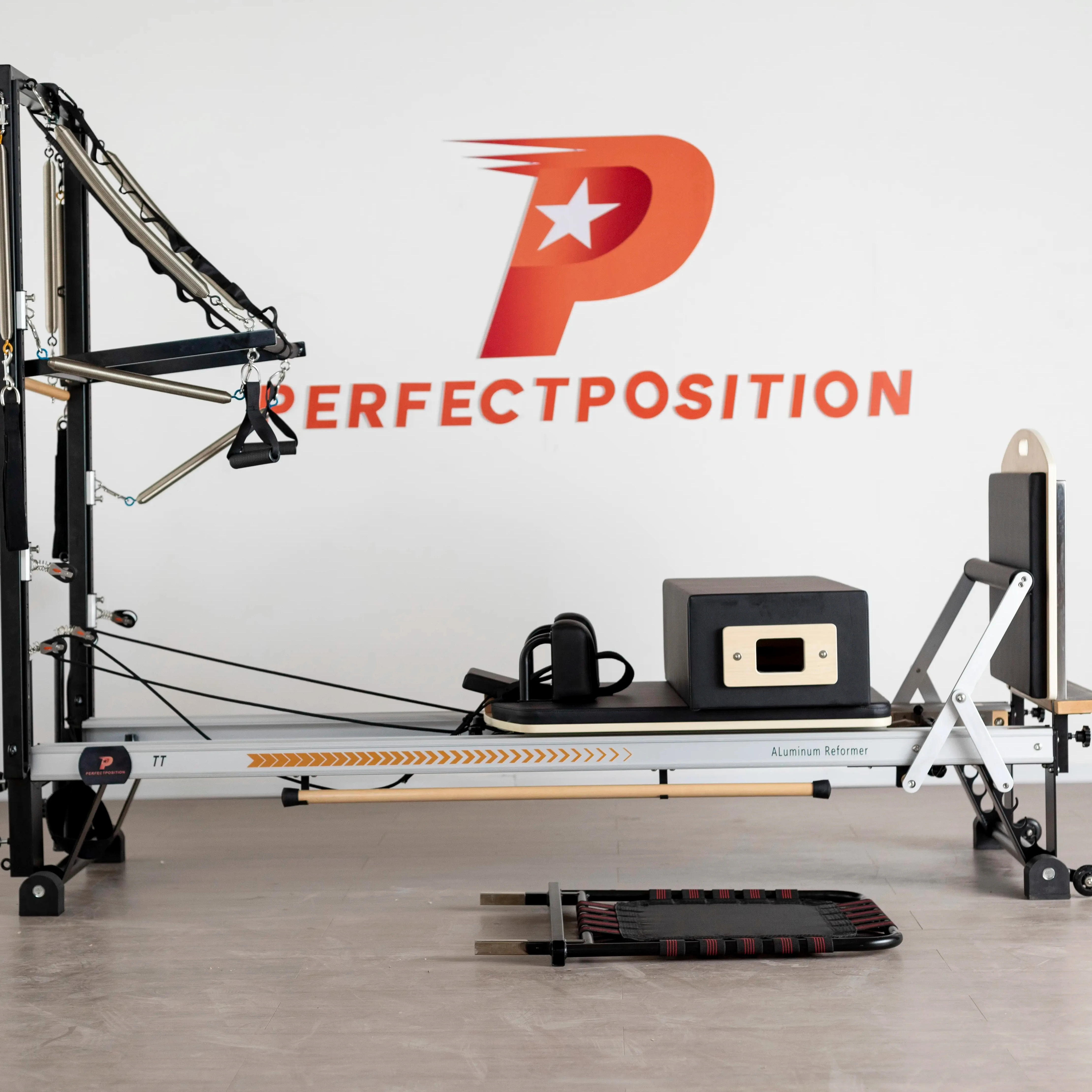 Custom Commercial High Quality Rehabilitation Equipment White aluminum pilates reformer tower