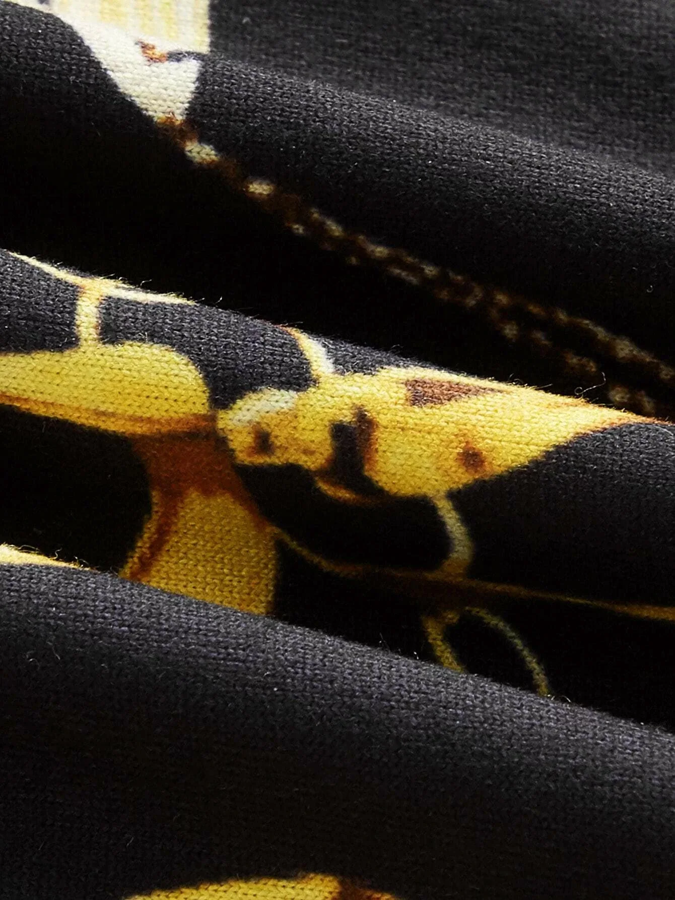 Solid Black Color With Golden color Chain Print Design Wholesale Price Custom Labels Street Polo Shirts