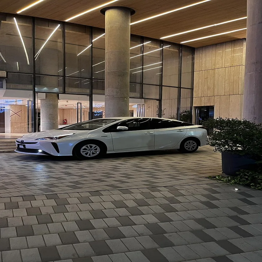 Лидер продаж подержанных автомобилей 2023 2022 2021 Toyota Prius Prime дешевая цена купить сегодня