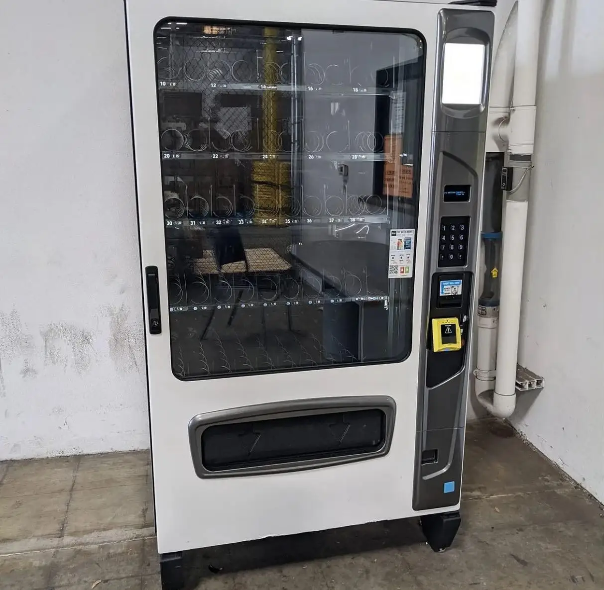 New Design Auto Snack Bottled Water Beer Cold Drink Vending Machine Factory, Drink Vending Machine, Drink Vending For Shipping