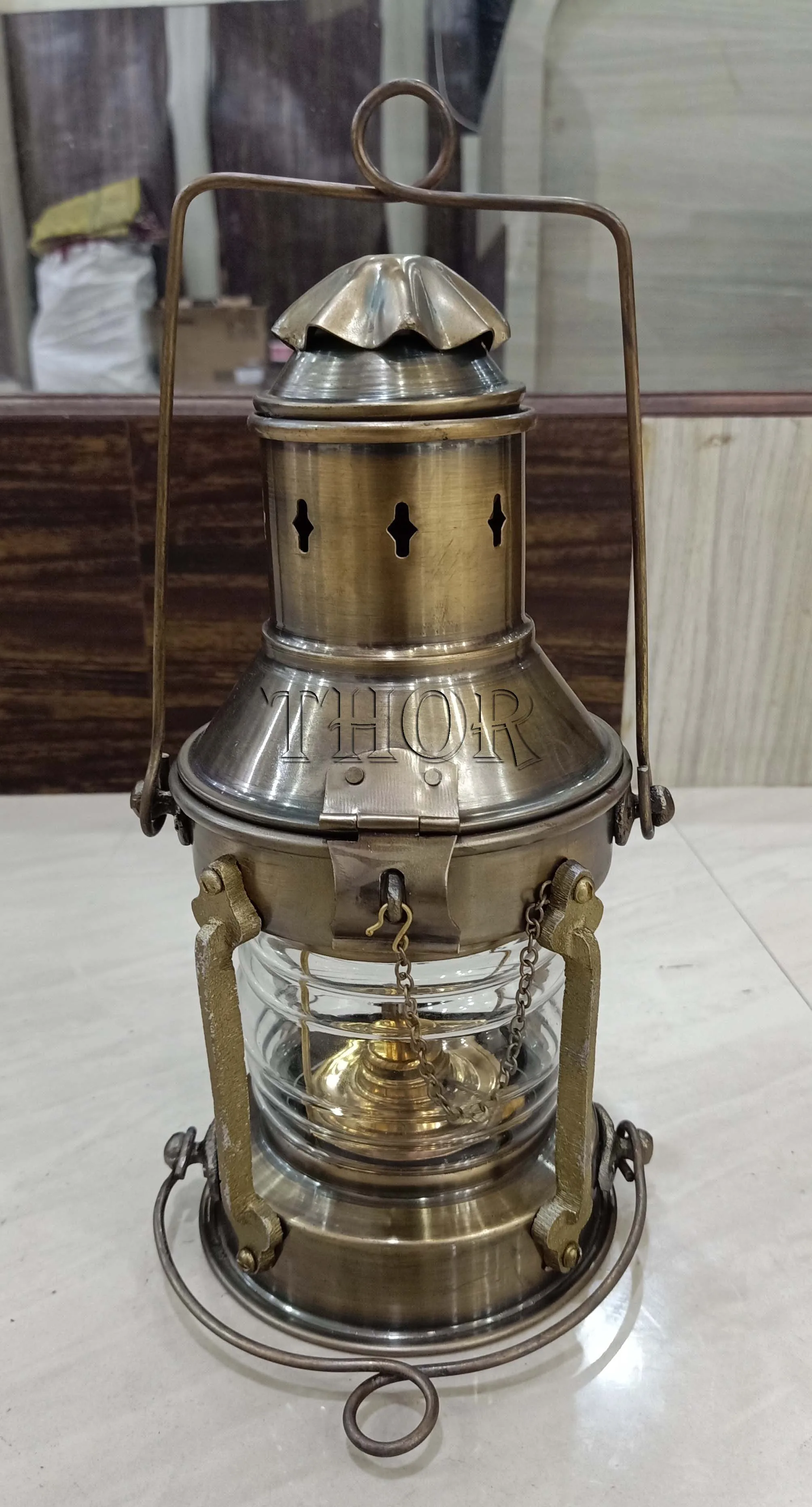 Antique Lantern Antique Brown Brass Oil Lamps for Indoor Use Transparent Lampshade Glass with Fire Control Knob Front Light