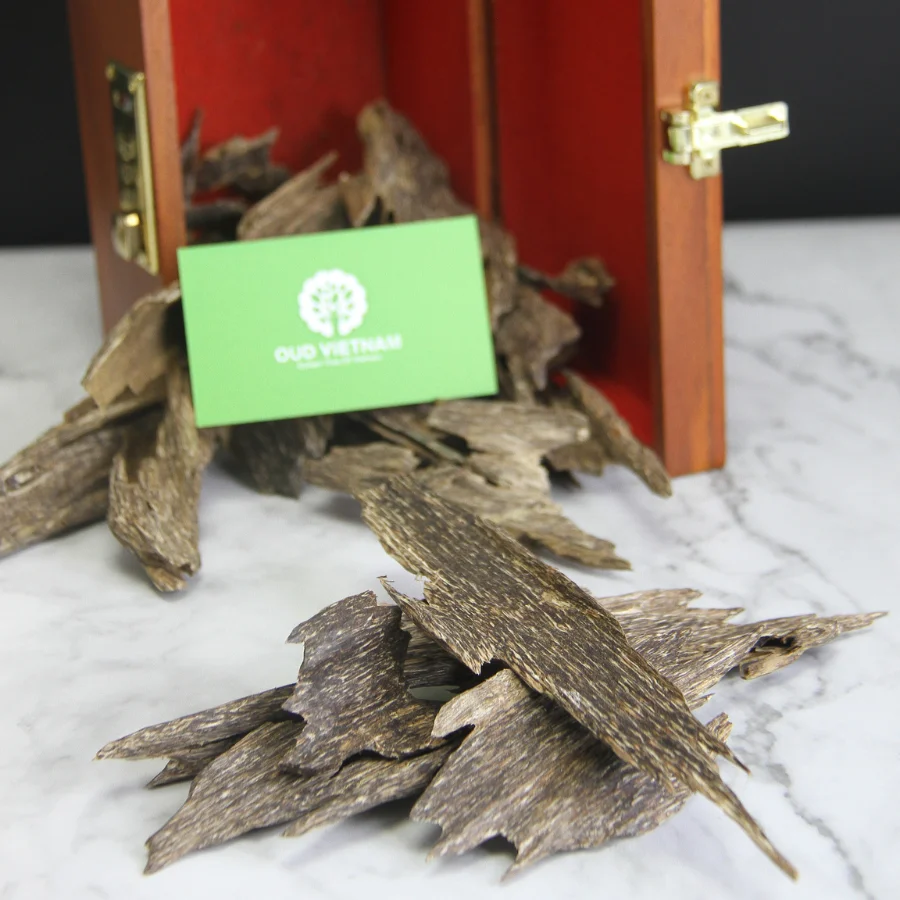 Wholesale Price 100% Natural Vietnamese Agarwood Chips For Mubarak Burner Oud Incense Available Use For Bakhoor