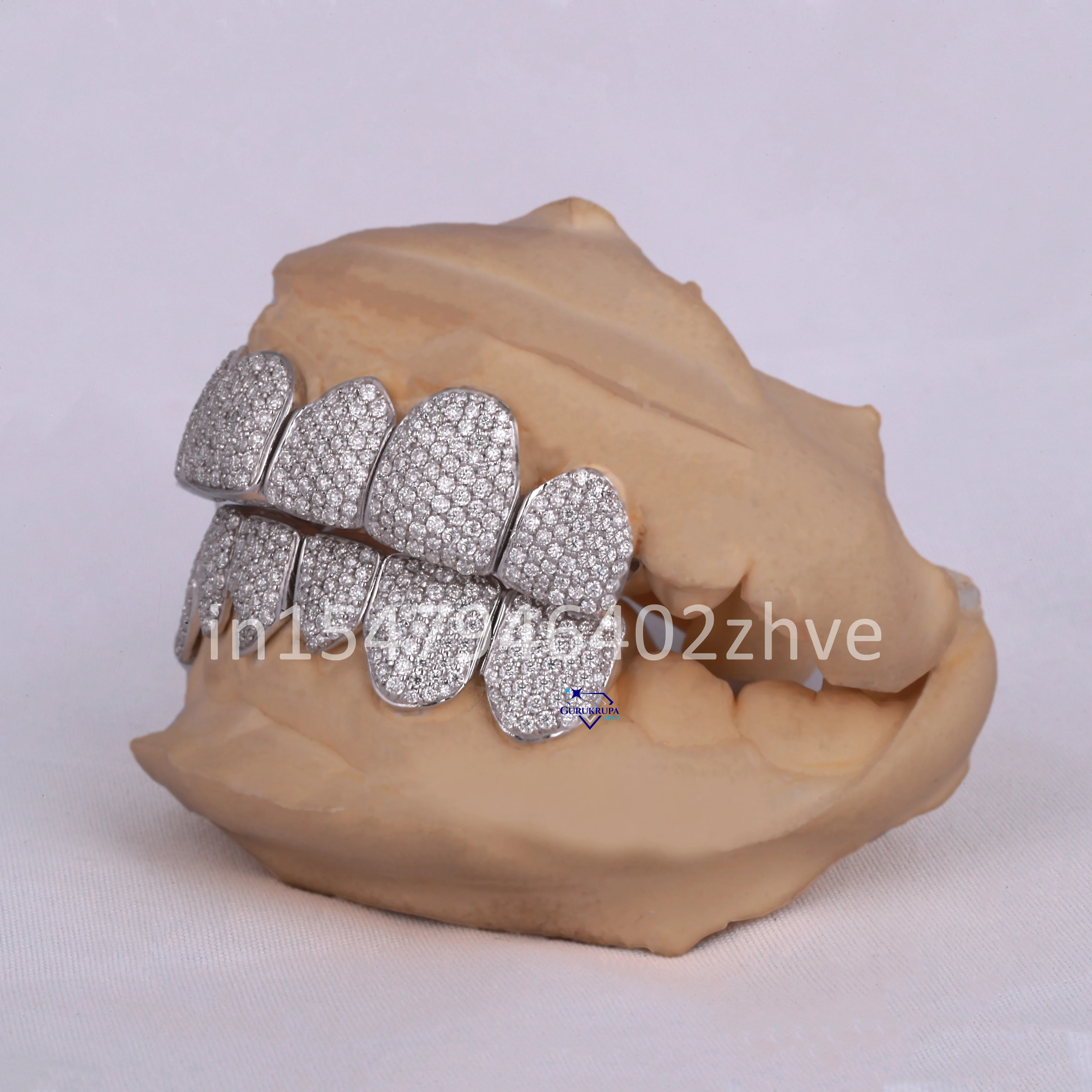 Custom Hiphop Teeth 8 Top Down 14kt White Gold Iced Out Labgrown Diamond Grillz Hand Setting with Enhanced Vvs Clarity