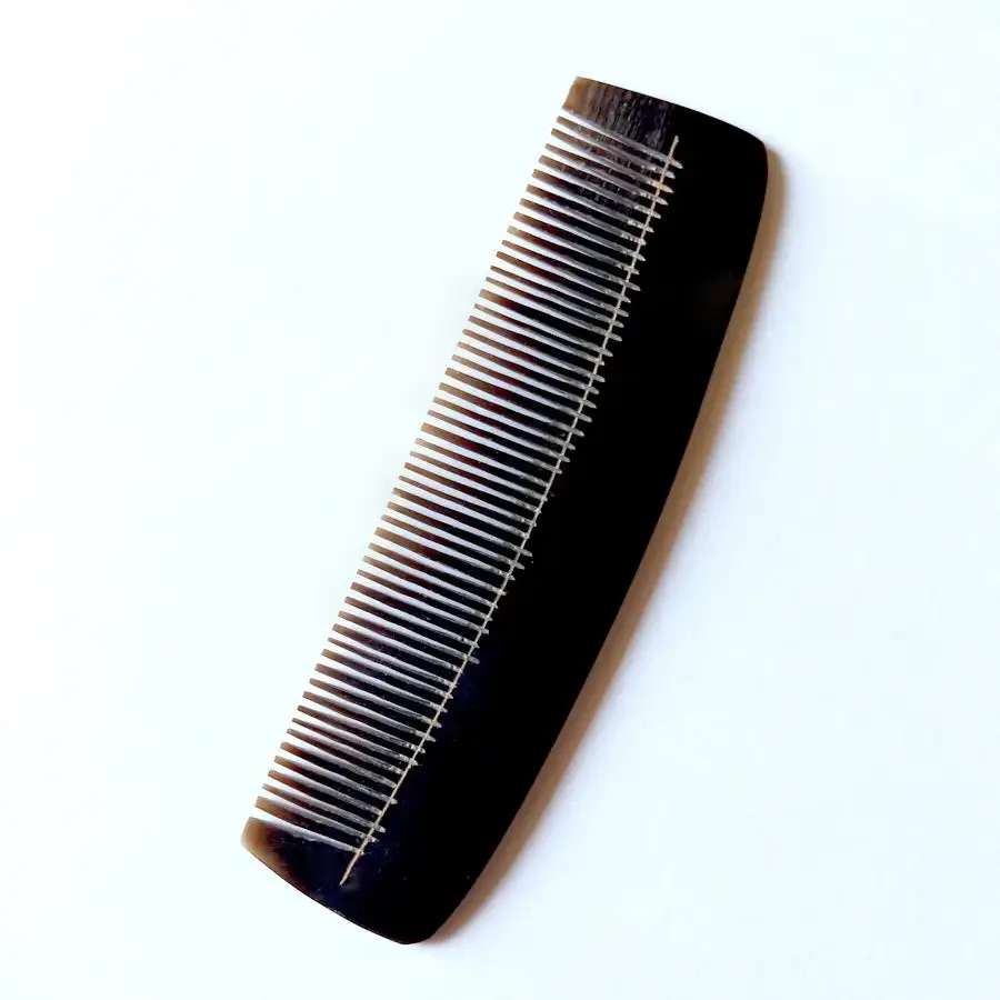 High Quality Comb With Black Handle Suitable for Both Men and Women to Prevent Hair Loss and Tangles