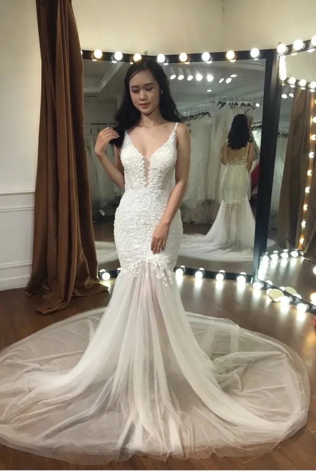 White sexy tulle lace backless long tail sparkling crystal beaded luxury wedding dresses TNBPno60