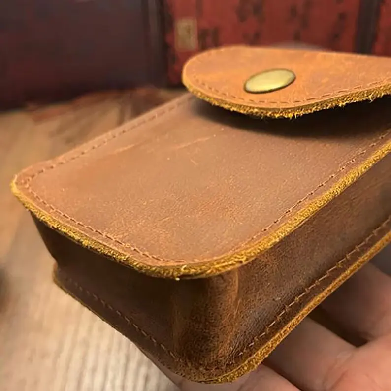 Best Selling Customized Hand Made Leather Personalized Cigarette Case Box For 20 Cigarettes Unisex Use At Wholesale Manufacture