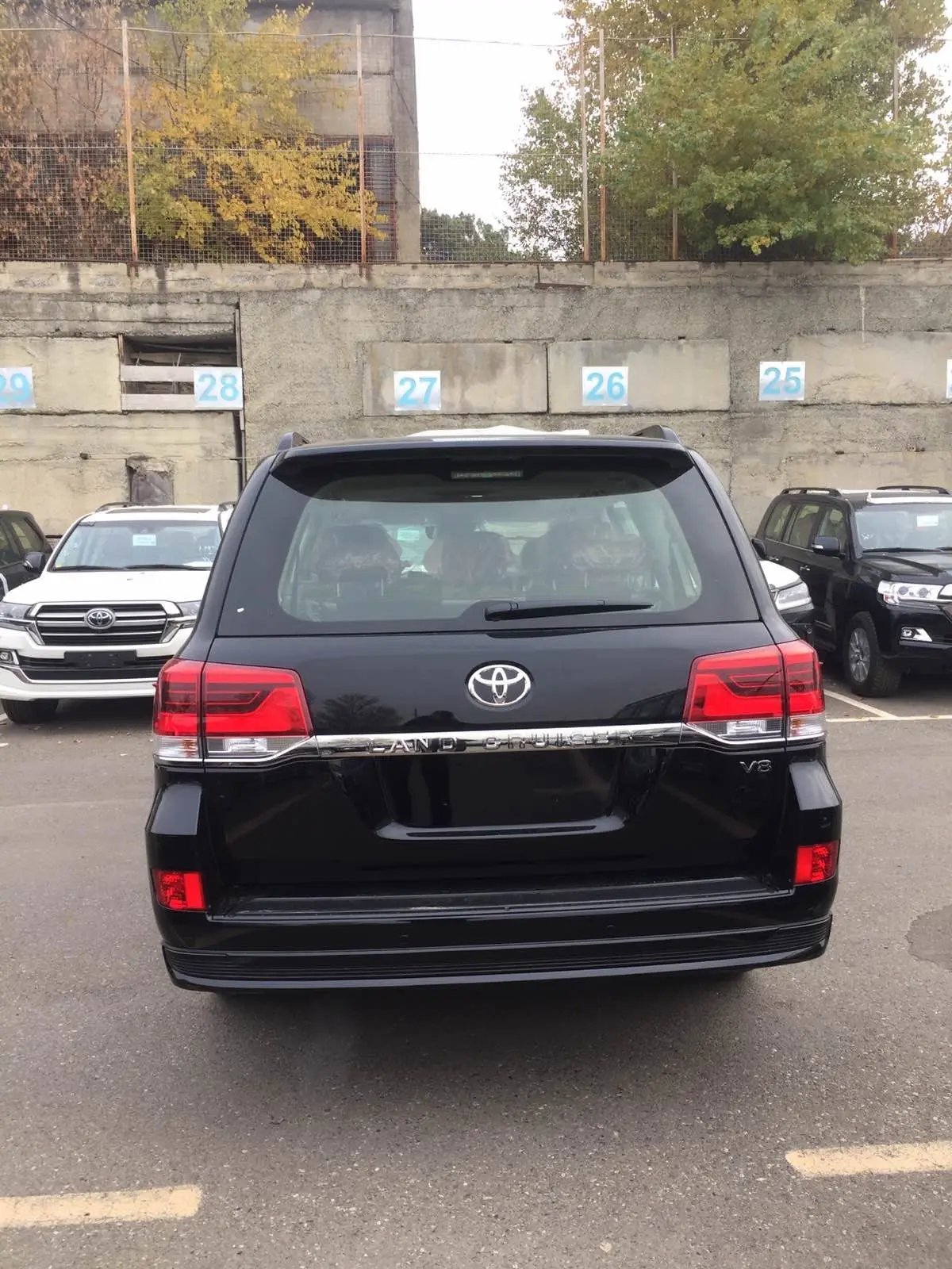 FAIRLY USED 2020 TOYOTA LANDCRUISER 200 4.5L TDI VX-R EXECUTIVE LOUNGE W/AHC/TSS  FOR SALE
