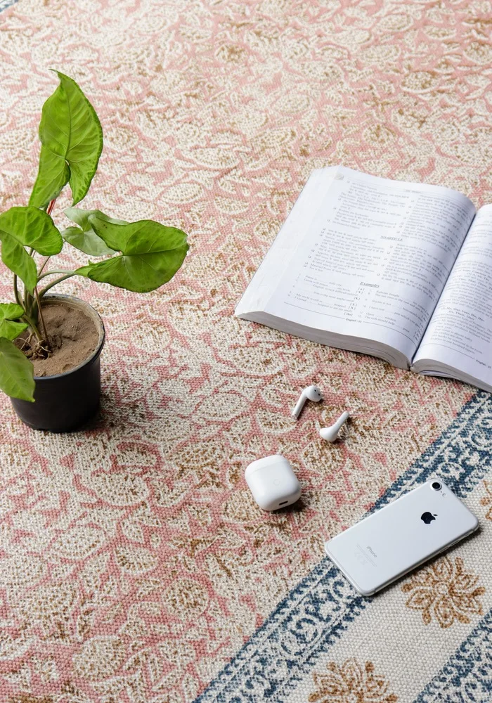 Beautiful Flower Pattern Design Carpets and 100% Cotton Material Rugs and Great Embroidery Pattern and Best for Home Decoration