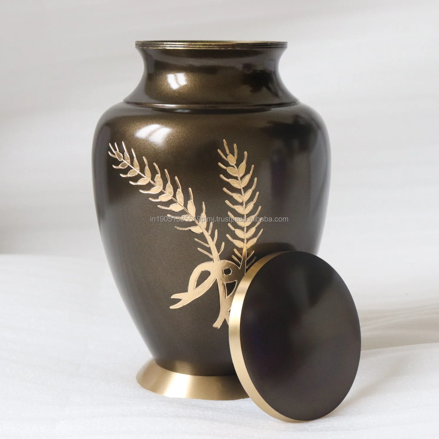 Wholesale Aluminum Cremation Urns for Human Ashes & Keepsakes Memorial Urns Aria Tree Engraved With Gold & Green Finished Urns