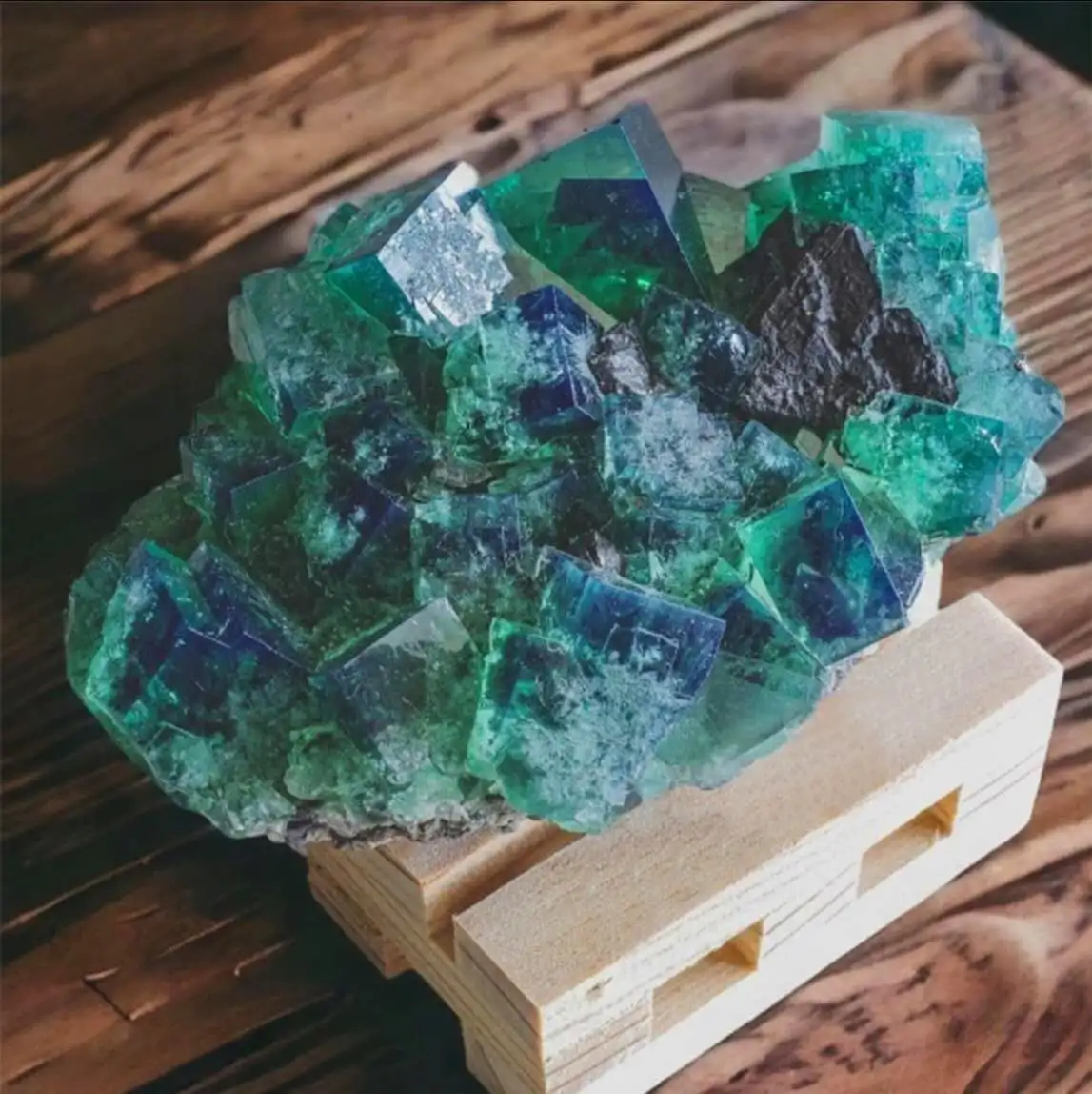 Large Volume Natural Crystal Green Fluorite Ore Specimens Ball-shaped Raw Ore Ornaments Wedding Gift Jewelry Preferred Mineral