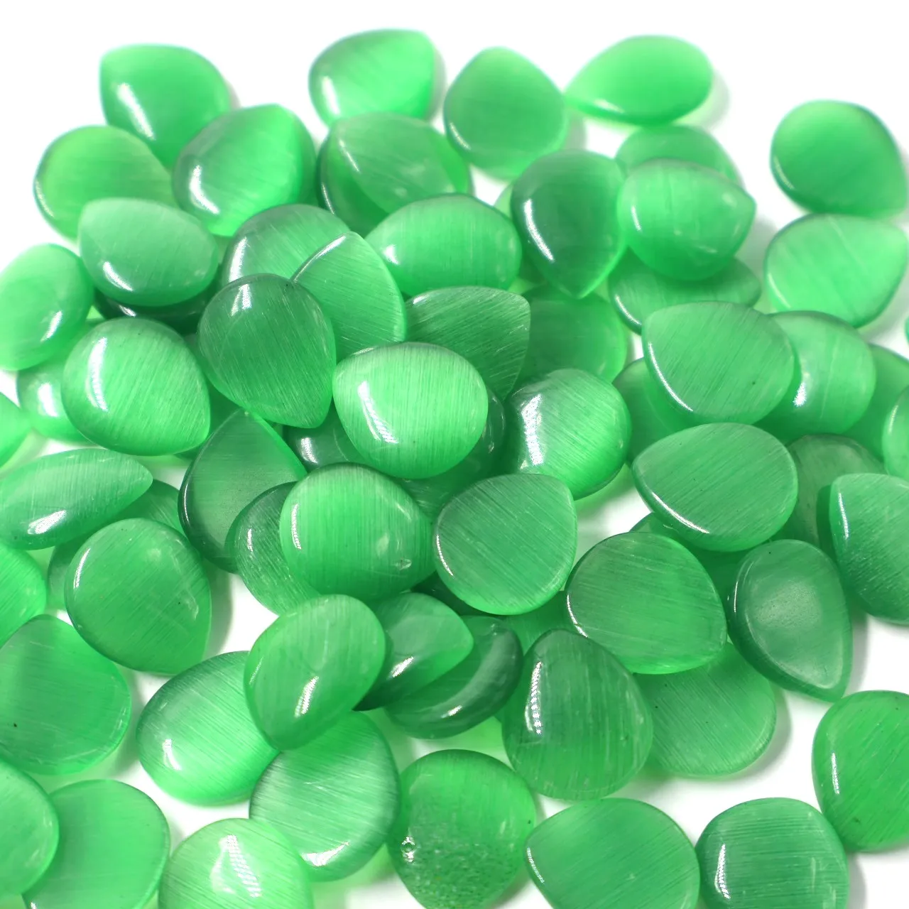 Wholesale Natural Green Monalisa Crystal Stones Hand Carved Pear and Fancy Shape for Necklace Healing Crafts Decoration Lot