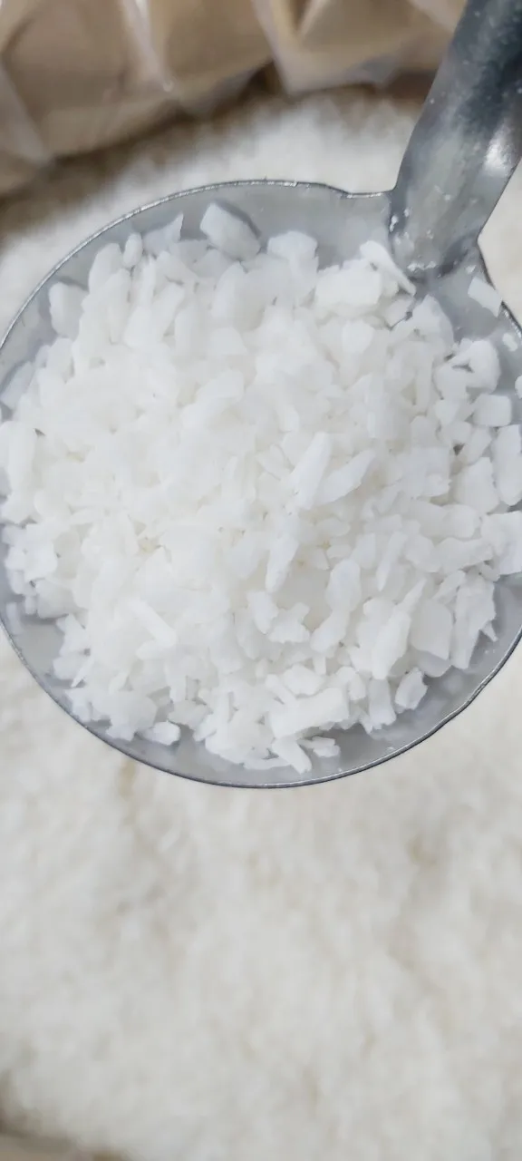 Vietnam Desiccated Coconut High Fat/ Low Fat/ Flakes/ Chips/ Grade High Quality For Middle East Market.