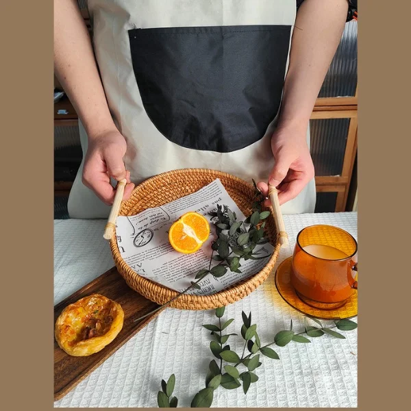 High Quality Customized Sizes  Hand-Woven Round Wicker Decorative Basket Rattan Serving Tray with Handles made in viet nam