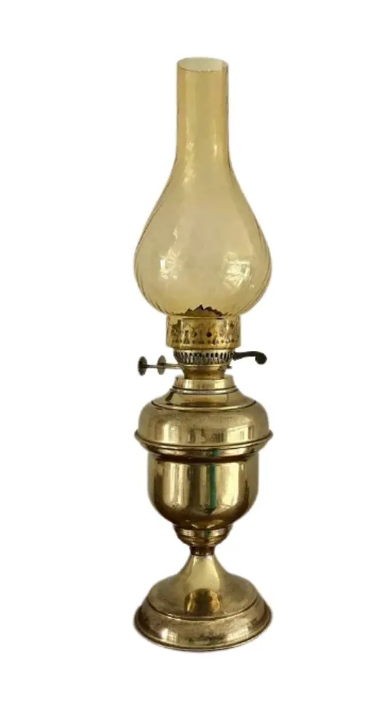 Brass And Copper Kerosene Oil Lamp In Antique Finished For Outdoor Usage With Modern Design With Elegant Style In cheap prices