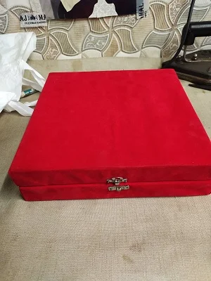 New healing crystal box with one pyramid and seven pencils of clear quartz with red box for wholesale now available