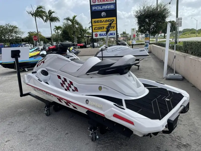 2022 Yamahas Waverunners VX Limited HO with Speakers
