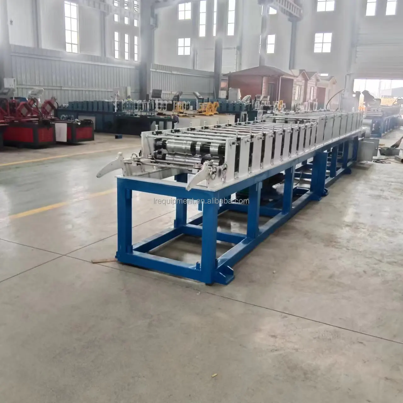 European Seamless Y6 Half Round Rain Drip Edge Gutter Guard and Water Downspout K Span Roll Forming Making Machine